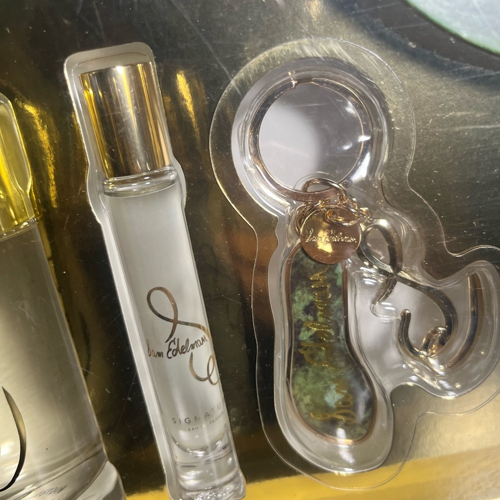 Sam Edelman 3pc Signature Fragrance Gift Set. - Picture 6 of 6